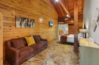 Wimberley Log Cabins Resort and Suites- Unit 3 - 7