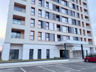 Carol Park 2BR Penthouse by Wayfaris - 5