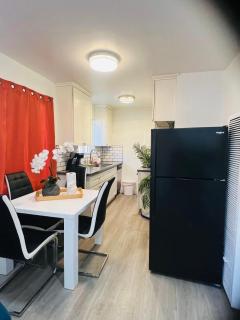 small 2-bedroom 1-bath unit in Hollywood Koreatown - 6