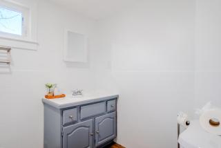 Salem 4BDR Near Downtown & Train, Free Parking - 2