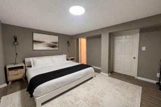 Beautiful Gardner Home Sleeps 10 Game Room Central location - 3