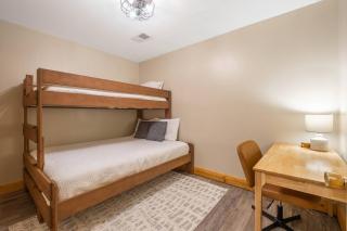 Luxury Escape - Sauna, Hot tub, 13K Arcade Room - 1