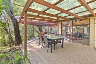 Eagle Bay Beach Lodge - 1 street back from stunning Eagle Bay! - 4