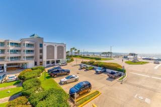 Casa Del Mar Unit 257 - Stunning Front Angle Views at the Gulf n Babe's Beach with Private Balcony WiFi - 3