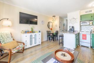 Casa Del Mar Unit 257 - Stunning Front Angle Views at the Gulf n Babe's Beach with Private Balcony WiFi - 2