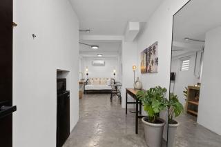 Modern Studio With Wi-Fi And Generator For Convenience - Corona 1 - 1