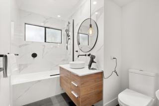 Cozy Retreat with central AC Entire place - 4