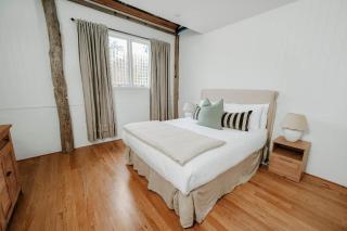 Orchard Cottage - Romantic Bushland Retreat with Sauna - 3