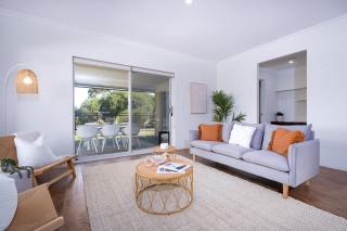 Fairway Retreat - Relax in style! 5 minutes to the sandy coves of Geographe Bay - 2