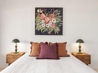 Sailors Hill Retreat - Bushland Living by the Coast - 6
