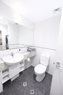 Sky Tower Studio - Pools, Spa, Gym & Super King - 4