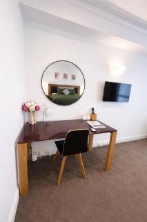 Sky Tower Studio - Pools, Spa, Gym & Super King - 7