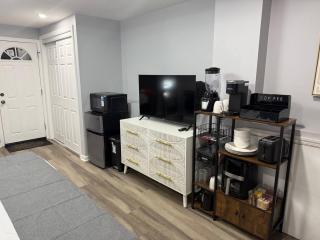 Elegant King Siz Studio • Private & Self‑Contained - 7