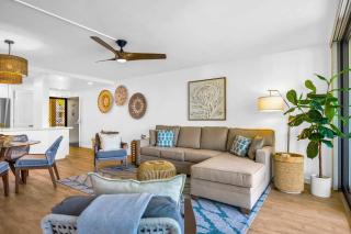 Oceanfront Modern Coastal Remodel - Serene Sunsets & Relaxation on Large Lanai - 9