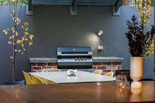 Djurapin - Sophisticated Coastal Haven with Jacuzzi - 3