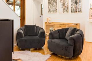 Mika · Cabin with fireplace, walk to the beach - 2