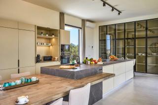 Exclusive Design Villa Facing Cabrera - 5