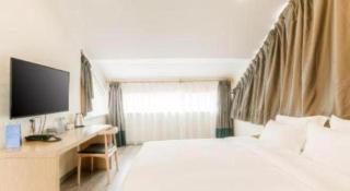 ZMAX Hotels Wuhan East Lake - 4