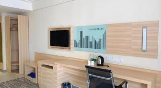 City Comfort Inn Wuhan South Lake Zhongnan University of Economics and Law Fashion City - 1