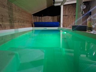 apt with private hot pool - 1