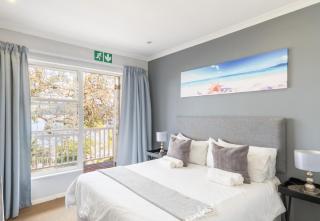 Phoenix Lodge and Waterside Accommodation - 7