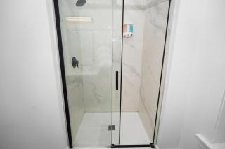 Chicago 3BR King Beds Sleeps 8 Near Humboldt Park - 1