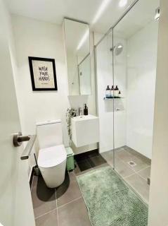 Modern Luxury Apartment near Crown - Stunning views - 2