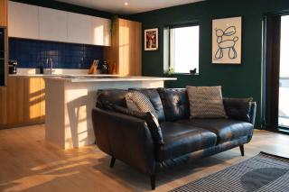 Modern flat moments from Tolcarne beach - 9