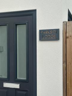 Modern Newport holiday home sleeps 8 - 1