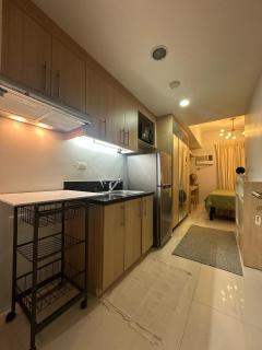 Cozy Makati Studio for Staycation - Salcedo Square - Manila - 2