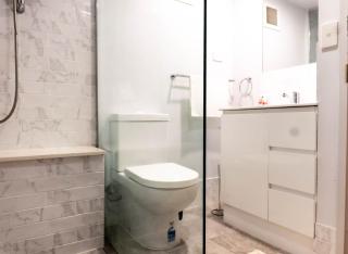 Newly Renovated Apartment in Central Surfers Paradise - Near Beach, Tram & Restaurants - Sleeps 4 - 3