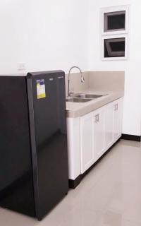 Clark Airport Whiz Fully Air-conditioned Transient House - 3