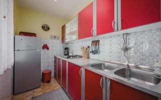 Apartment Crveni - a three bedroom apartment with a stunning sea view - 5