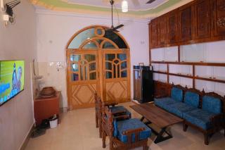 Luxury 4BHK Bunglow in Posh Colony -102 - 4