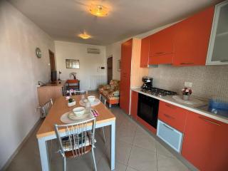 E12 - bilocale 4 POSTI LETTO - aria condizionata - 2