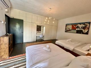 Cozy Family Homestay 2BR with Balcony in Shared Bungalow SS2 PJ New - 5