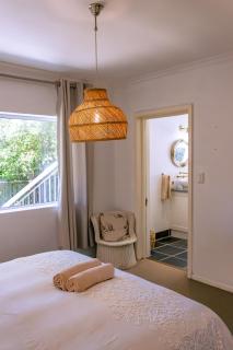 The Bali Cottage - Pet Friendly - Mountain Views & Indoor Fireplace - 7