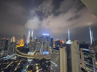 The Wisma Infinitum Kuala Lumpur by KLCC View - 9