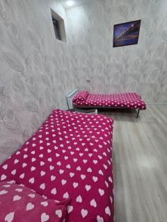 1 2 3 4 and 5 rooms Apartments with kitchen and private bathroom and WC - 6