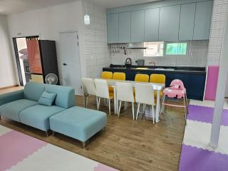 Nonsan Sunshine Pool Villa - 5