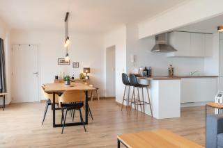 Cozy 2BR Seaside Apartment in Oostende - Family-Friendly and Fully Equipped - 3