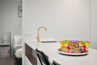 Luxury & Cozy Box Hill living with Shared Pool & Gym - 1