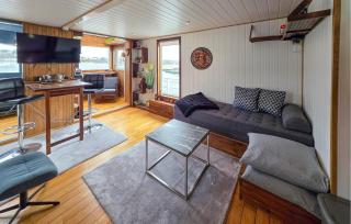 Amazing Ship In Manstad With House Sea View - 8