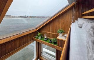 Amazing Ship In Manstad With House Sea View - 3