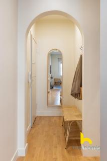 Romantic Hideaway Near Acropolis, Tub & Fireplace! - 6