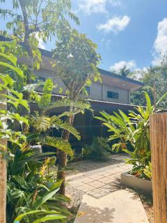 Hidden Garden Villa - 4