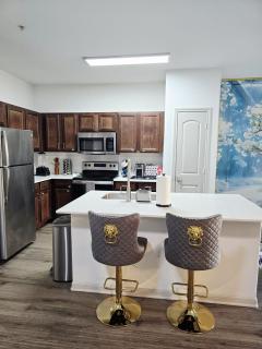 Frisco1 BR Apt, Gym, Pool, work space, Shopping - 4