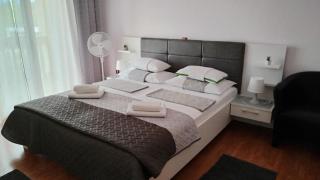 Flora Apartment with pool by Villas Guide - 7