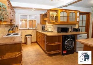 7 Bedroom Home - Contractor Stays - Reading Central - 2