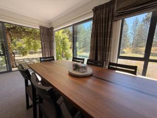 Fantail Retreat Twizel Escape - Fire, 2 Bathrooms, Sleeps 6, Wi-Fi - 1